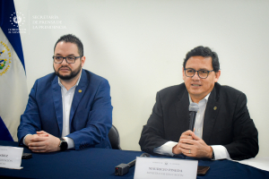 El Salvador invierte en la educación tecnología de los jóvenes