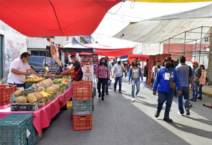 La crisis económica en América Latina y el Caribe empuja a trabajadores al mercado laboral informal