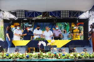 Bandesal y Agricultura participaron en el primer festival de la piña en Santa María Ostuma, La Paz