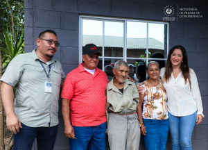 Ministerio de Vivienda entrega ocho viviendas a veteranos y excombatientes en Chalchuapa, Santa Ana