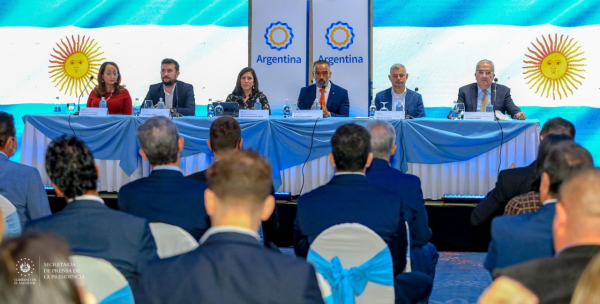 El Salvador y Argentina comparten oportunidades de negocios e inversión