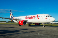 AVIANCA painted its second A320 aircraft with TACA's retro livery