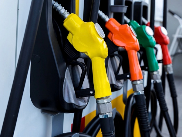 Precios de la gasolina en alza, mientras que el diésel reduce su costo
