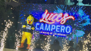 El cielo de El Salvador se vuelve a iluminar con un nuevo y espectacular show de Luces Campero y entregas de alimentos