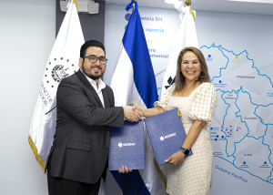 ISDEMU y Banco Hipotecario firman convenio para promoverán el desarrollo productivo sostenible de las salvadoreñas