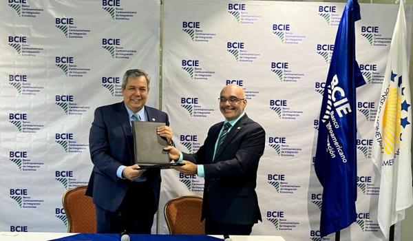 BCIE y SEMCA firman acuerdo para impulsar acciones técnicas en materia económica y financiera