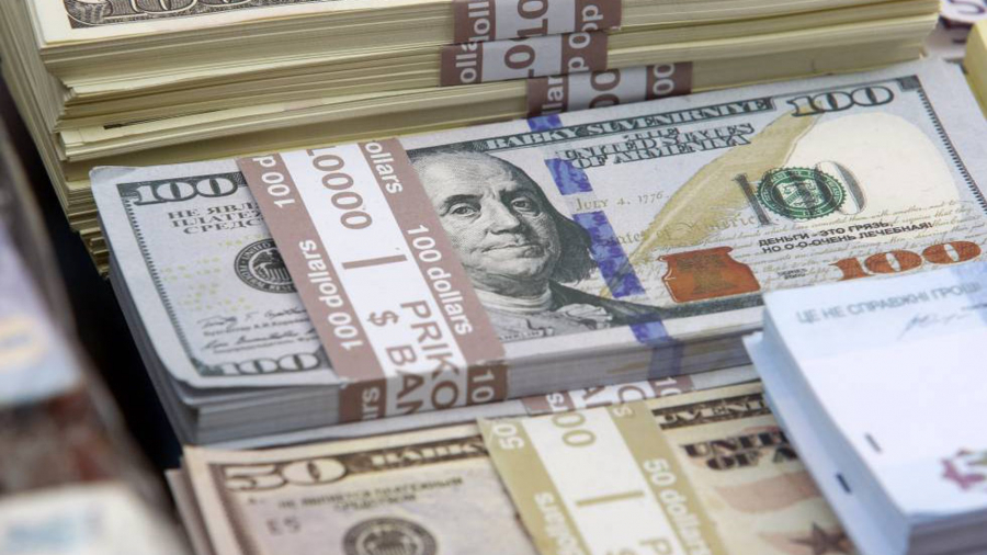 US$50 and US$100 bills are legal tender in the country for use in commerce and institutions