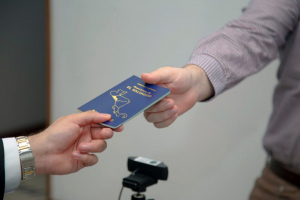 Cancillería alcanza 1 millón de pasaportes emitidos en el exterior