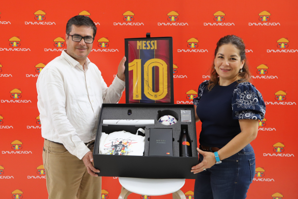 Davivienda realizó la segunda entrega de premios de su promoción  “Grite gol con sus ídolos”