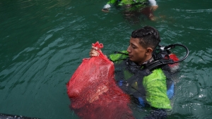 MIDES desarrollo su tercer día de limpieza profunda en Lago de Ilopango
