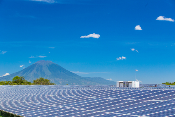 Holcim avanza en la transición hacia las energías renovables en Latinoamérica