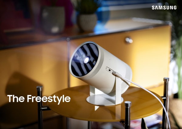 Samsung Electronics lanza The Freestyle, una pantalla portátil para entretenimiento donde quiera que estés