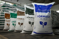 MAG abre cuatro sucursales de AGROCENTA para apoyar a productores salvadoreños
