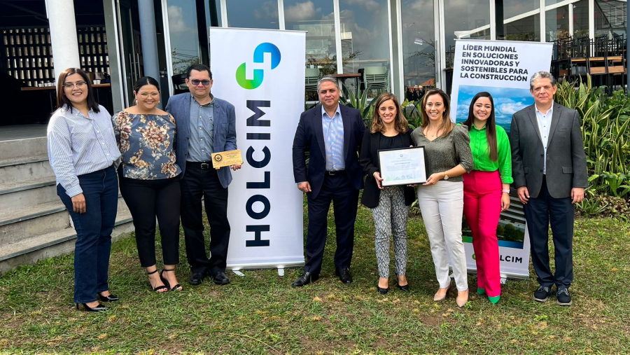 Holcim El Salvador recibe premio “Champions de la Construcción Sostenible”
