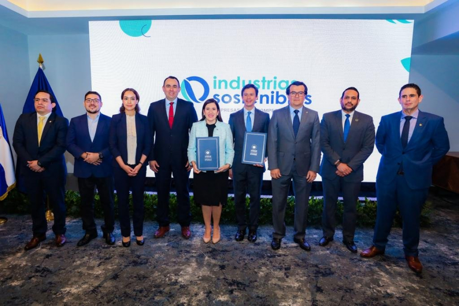 MINEC firma el primer Acuerdo Voluntario de Producción Limpia en El Salvador
