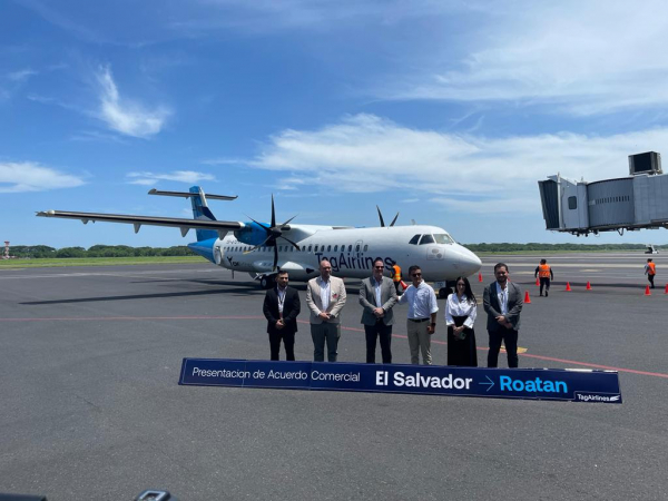 Tag Airlines y Ventur Travel impulsan el turismo entre El Salvador y Roatán