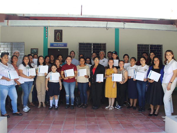 Premian al mejor emprendimiento del programa Agroinnova en San Vicente, El Salvador