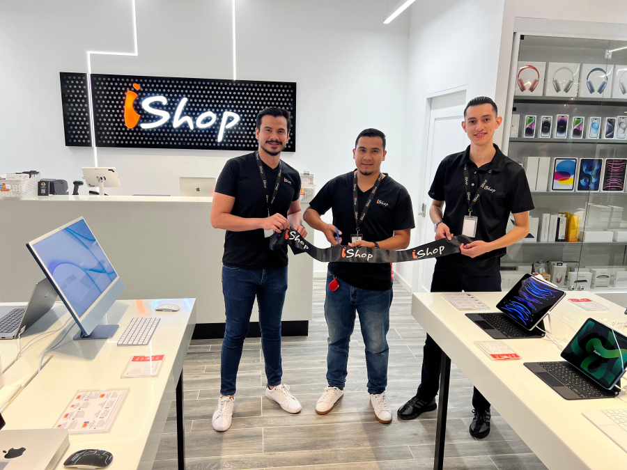 iShop celebrates the opening of its third store in El Salvador