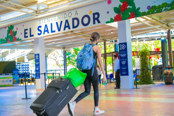 US$281 millones dejó el turismo extranjero a El Salvador en el mes de enero