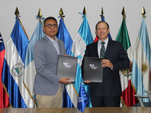 BCIE y El Salvador suscriben financiamiento para la recuperación económica del país