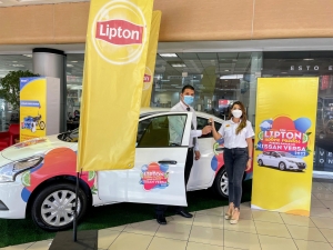 Lipton Ice Tea entregó vehículo NISSAN Versa con su promoción “Lipton Sobre Ruedas”