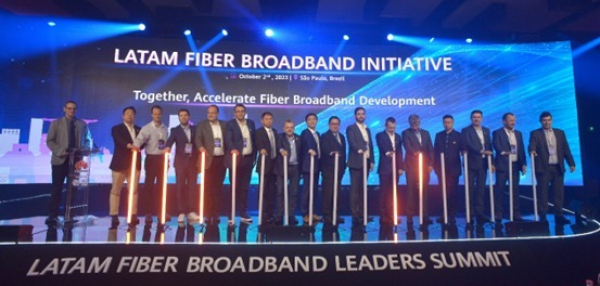Huawei trabajará junto con socios para acelerar el desarrollo de la banda ancha de fibra en AL para un mejor desarrollo