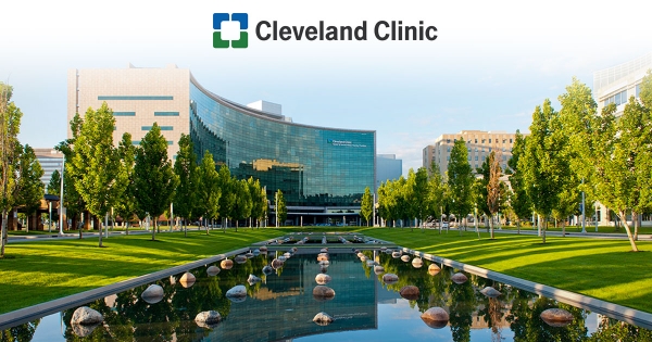 Cleveland Clinic presenta a los dos nuevos médicos para la supervisión de las operaciones internacionales