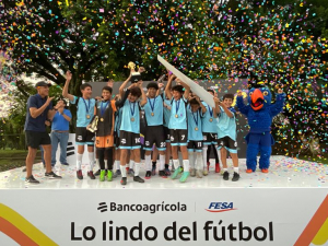 ¡Bancoagrícola y FESA coronan a campeones nacionales del Torneo Cancha de Oportunidades 2022!
