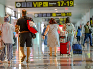 Incrementa el número de pasajeros en el aeropuerto San Oscar Arnulfo Romero y Galdaméz