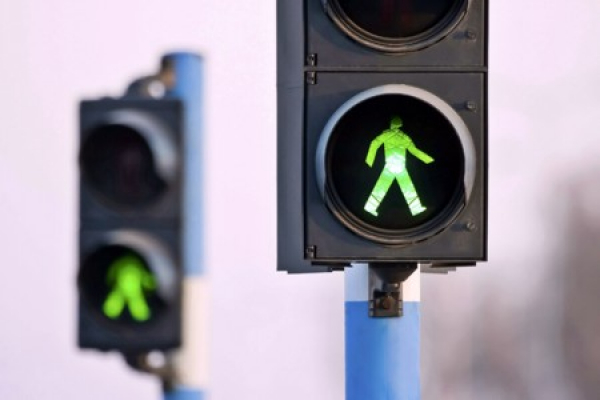 Semáforos inteligentes son instalados en el bulevar Los Héroes y en la alameda Juan Pablo II