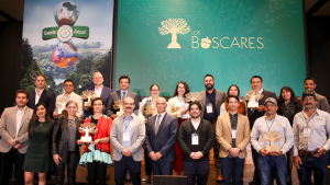 Premian a Grupo AJE con el galardón “Los Bóscares” por su compromiso de proteger los bosques de la región