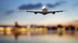 Aerolínea JetBlue recorta cientos de vuelos para enero 2022 debido al aumento de Ómicron