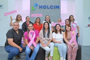 Holcim celebra campaña para prevención del cáncer de seno: “Que no senos pase”