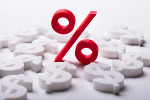 FED espera más alzas de tasas de interés para contener la inflación