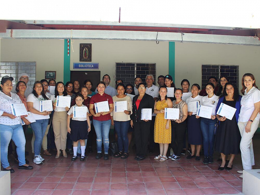 Best Agroinnova Program Entrepreneurship awarded in San Vicente, El Salvador