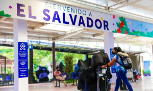 1.8 millones de salvadoreños y extranjeros se han movilizado en la terminal aérea nacional