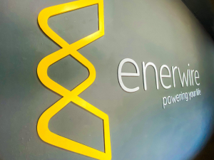 Aduanas visita la empresa Enerwire para conocer sobre sobre sus procesos