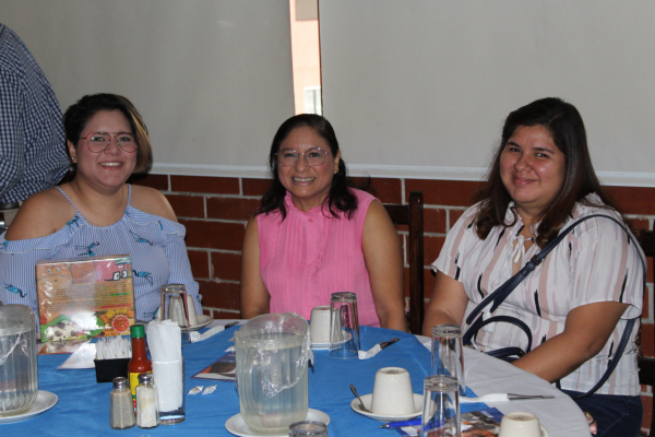 Camarasal filial Santa Ana reúne a más de 40 personas en Negocios entre Socios para mujeres líderes