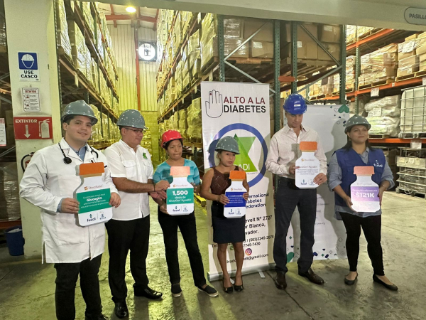 FUSAL entrega más de US$121 mil en medicamento para pacientes con hipoglucemia diabética en El Salvador