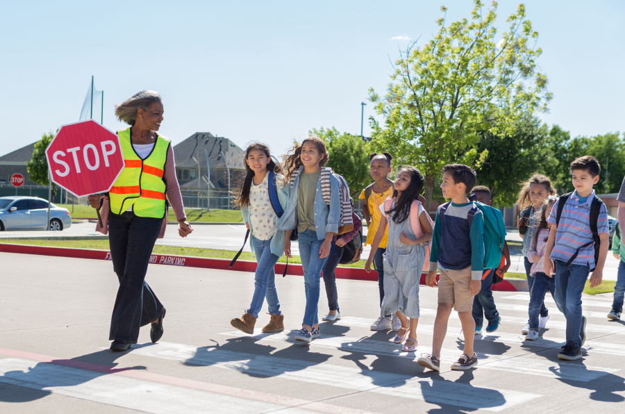 3M anuncia programa que mejorará la seguridad vial y la visibilidad  peatonal en zonas escolares en todo el mundo