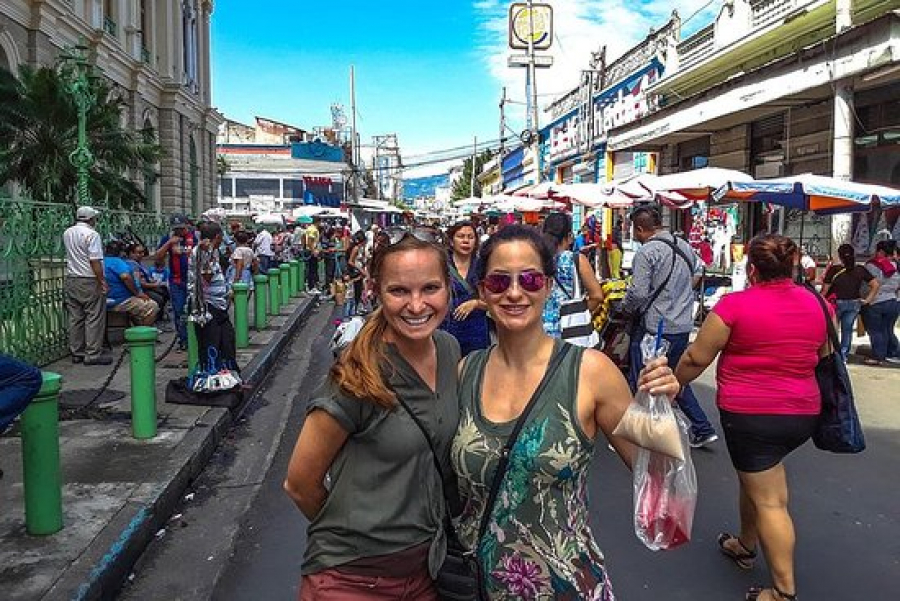 US$200 en promedio invierten a diario los turistas en El Salvador