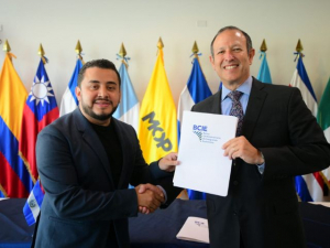 BCIE y República de El Salvador formalizan donación por US$500 mil para atender daños por huracán Bonnie