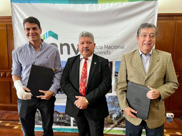 BANDESAL will seek to revitalization the salvadoran economy with its tour in the Republic of Uruguay