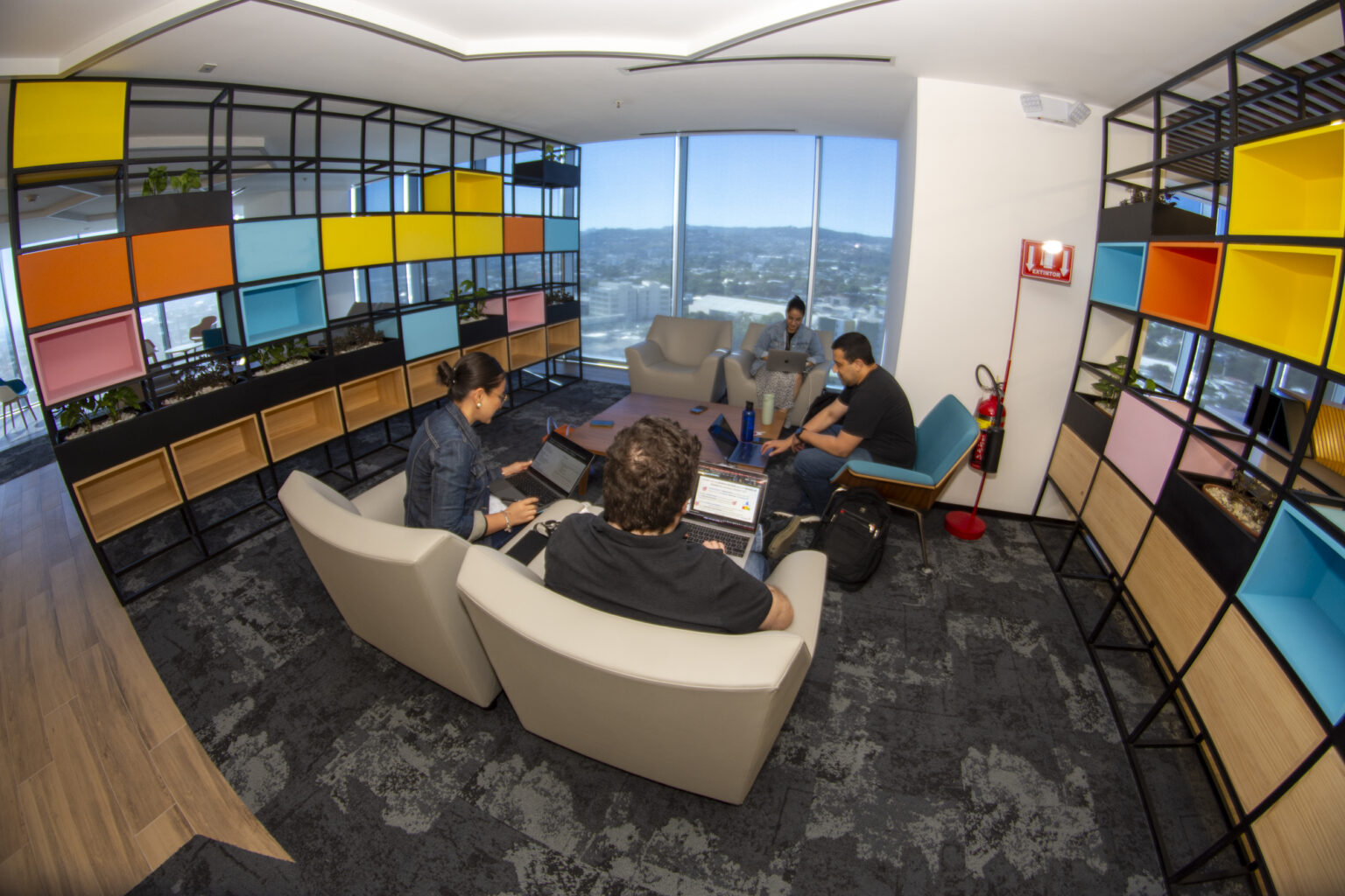 Consultora Gartner reconoce estrategia de bienestar laboral de