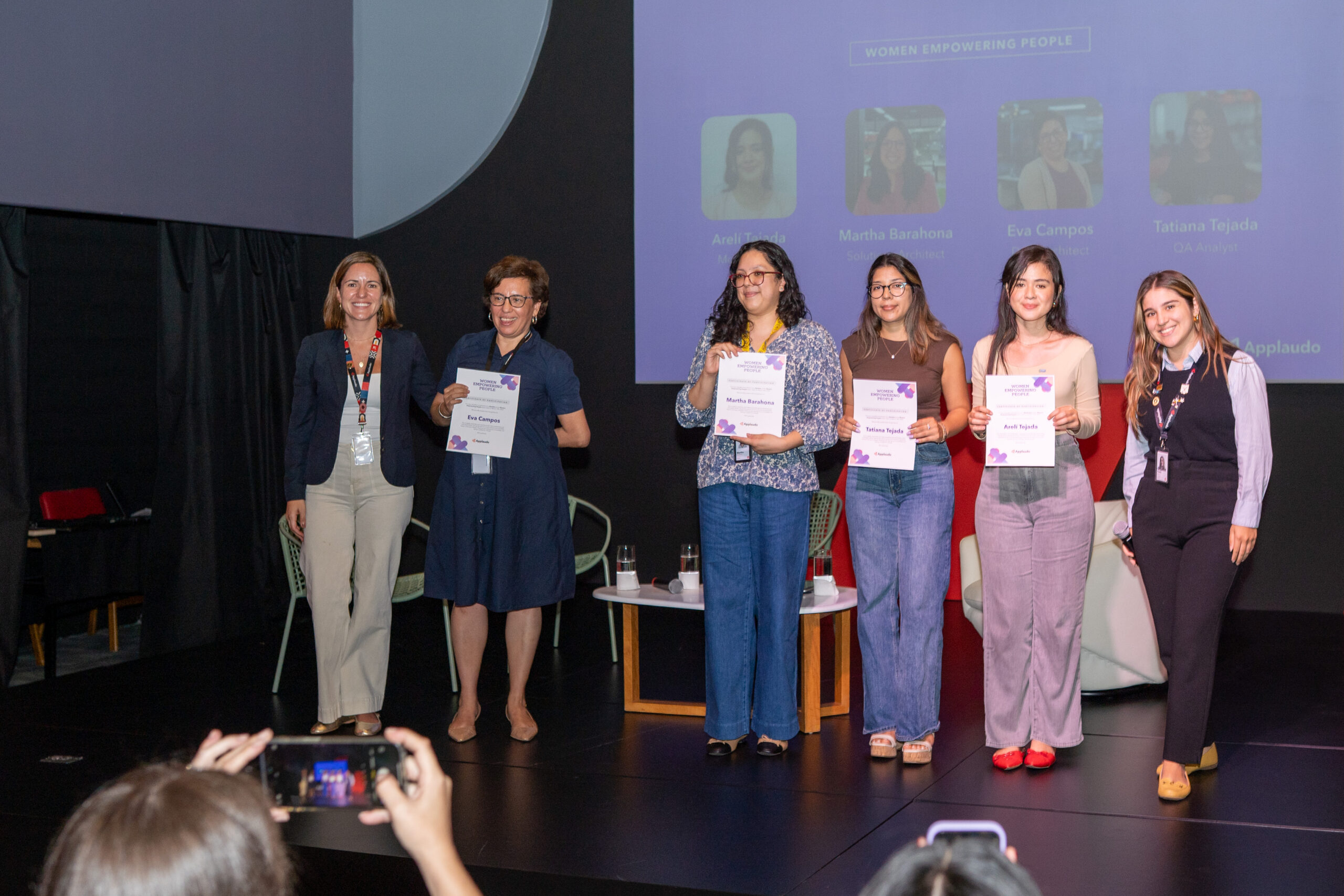 Applaudo reunió a líderes para inspirar a mujeres en tecnología - Sitio ...